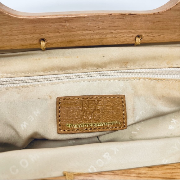 Vintage Straw Bag | Boho Western Woven Clutch | Sculpted Wooden Handles - Picture 11 of 11